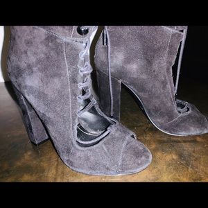 Kendall + Kylie Black boot/heels